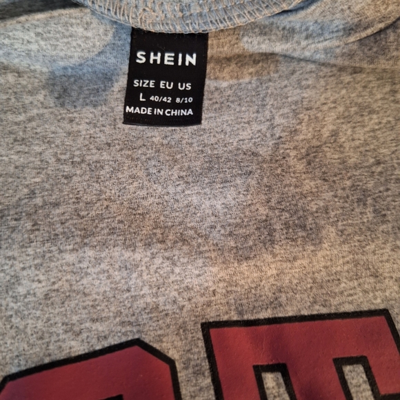 SHEIN Gray Tee with Red Graphic - Picture 3 of 5